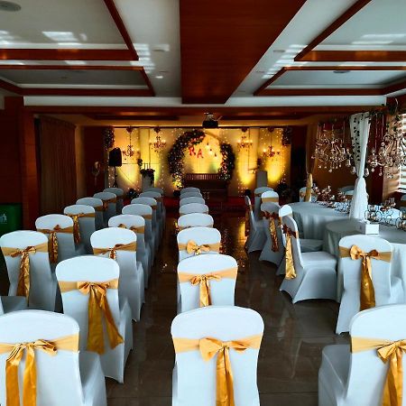 River Terrace Resort&Spa Kochi Exterior foto