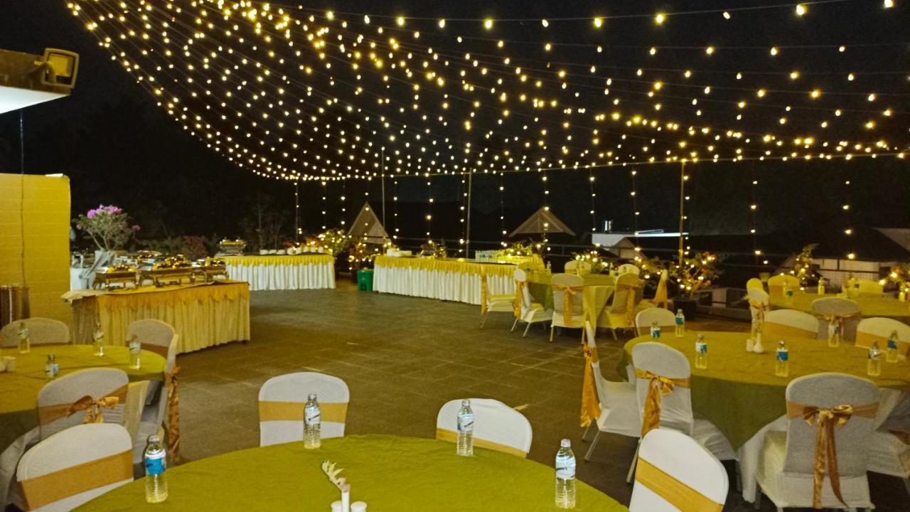 River Terrace Resort&Spa Kochi Exterior foto