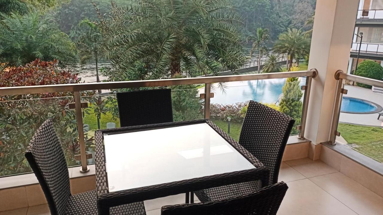 River Terrace Resort&Spa Kochi Exterior foto